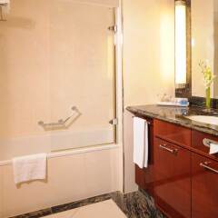 Maritim Berlin Hotel 4* Улучшенный номер с разными типами кроватей фото 3
