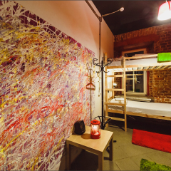 Fabrika Hostel&Gallery комната для гостей