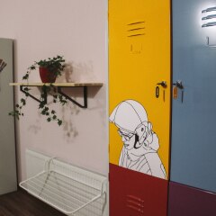 Angel Court Yard Hostel Кровать в общем номере с двухъярусной кроватью фото 17