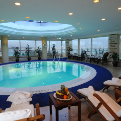 Best Western The President Hotel бассейн
