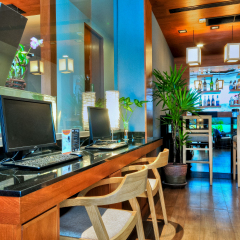 The ASHLEE Heights Patong Hotel & Suites гостиничный бар