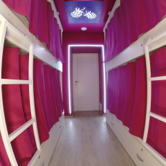 Гостиница HQ Hostelberry Кровать в общем номере с двухъярусной кроватью фото 17