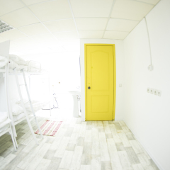 G-art Hostel Кровать в общем номере с двухъярусными кроватями фото 7
