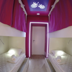 Гостиница HQ Hostelberry Кровать в общем номере с двухъярусной кроватью фото 14