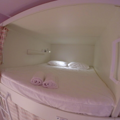 Гостиница HQ Hostelberry Кровать в общем номере с двухъярусной кроватью фото 23