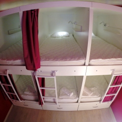 Гостиница HQ Hostelberry Кровать в общем номере с двухъярусной кроватью фото 26