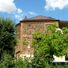 Отель Three Jugs B&B