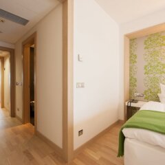 Отель Occidental Praha Five 4* Стандартный номер с различными типами кроватей фото 7