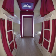 Гостиница HQ Hostelberry Кровать в общем номере с двухъярусной кроватью фото 15
