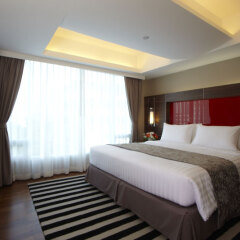 Legacy Suites Hotel Sukhumvit by Compass Hospitality 4* Люкс с разными типами кроватей