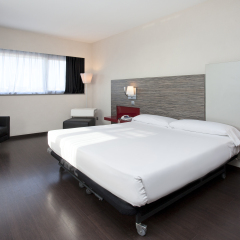 Отель ILUNION Barcelona 4* Стандартный номер с различными типами кроватей фото 2