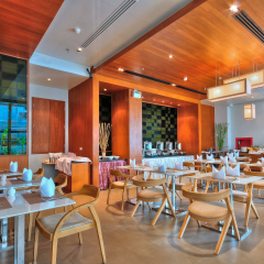 The ASHLEE Heights Patong Hotel & Suites питание фото 3