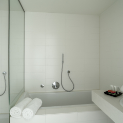 Отель Room Mate Aitana 4* Стандартный номер с различными типами кроватей фото 13