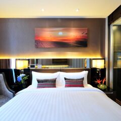 Отель The Continent Bangkok by Compass Hospitality 4* Улучшенный номер с различными типами кроватей фото 10