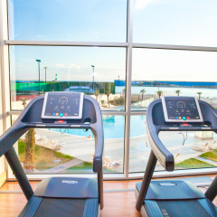 Гостиница Radisson Blu Resort & Congress Centre, Sochi фитнесс-зал фото 2