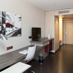 Отель ILUNION Barcelona 4* Стандартный номер с различными типами кроватей фото 7