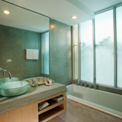 Отель Ramada by Wyndham Phuket Southsea 4* Номер Делюкс разные типы кроватей фото 6