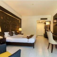 Отель Amora Beach Resort Phuket 4* Улучшенный номер разные типы кроватей фото 6