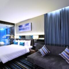 Отель The Continent Bangkok by Compass Hospitality 4* Представительский номер с различными типами кроватей фото 47