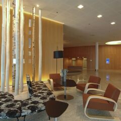 Отель Hilton Helsinki Airport лобби лаундж