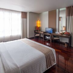 The Pattaya Discovery Beach Hotel Pattaya 4* Номер Делюкс с различными типами кроватей