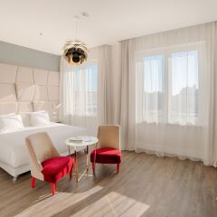 Отель NH Collection Brussels Grand Sablon 4* Улучшенный номер с двуспальной кроватью