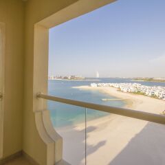 Отель Bespoke Residences - Shoreline Al Haseer балкон