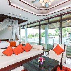 Отель Wyndham Sea Pearl Resort Phuket 4* Люкс повышенной комфортности с двуспальной кроватью