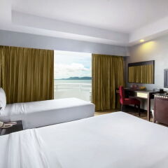 Отель D Varee Jomtien Beach 4* Улучшенный номер с различными типами кроватей фото 12