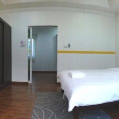 Отель Issara House Bangkok 2* Улучшенный номер с различными типами кроватей
