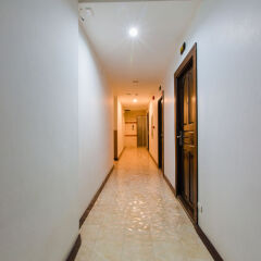 Отель Azure Bangla Phuket коридор