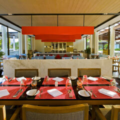 Отель Angsana Villas Resort Phuket ресторанный дворик