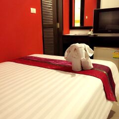 Отель PJ Patong Resortel комната для гостей фото 18