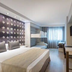 Hotel Catalonia Atenas 4* Номер категории Премиум с различными типами кроватей фото 8