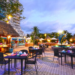 Andaman Beach Suites Hotel столовая на открытом воздухе фото 2