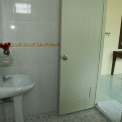 Отель Patong Palm Guesthouse ванная фото 6