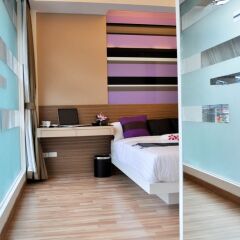 Отель Asoke Suites 3* Номер Делюкс