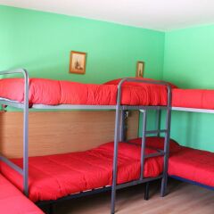 Отель Albergue Turistico La Torre Стандартный семейный номер с двуспальной кроватью