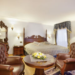 U Prince Hotel комната для гостей фото 11