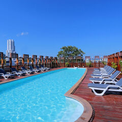 Отель Days Inn by Wyndham Patong Beach Phuket бассейн на крыше фото 2