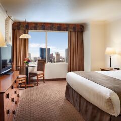 Stratosphere Hotel, Casino & Tower 3* Стандартный номер с двуспальной кроватью