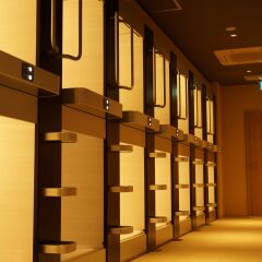 Tokyo Ekimae BAY HOTEL Капсула в мужском общем номере