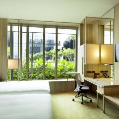 Отель PARKROYAL on Pickering 5* Улучшенный номер с различными типами кроватей