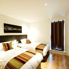 Отель Living by BridgeStreet, Manchester City Centre 4* Апартаменты с различными типами кроватей фото 2
