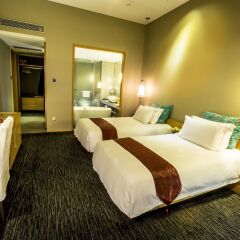 Отель Royal Tulip Luxury Hotels Carat - Guangzhou 4* Стандартный номер с разными типами кроватей