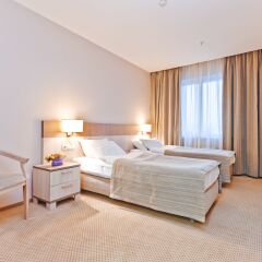 Гостиница East Gate 4* Стандартный номер с 2 отдельными кроватями