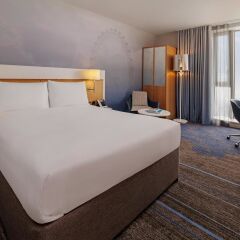 DoubleTree by Hilton Hotel London - Tower of London 4* Представительский номер с различными типами кроватей