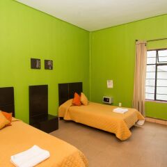Отель Hostal Amigo Suites Стандартный номер