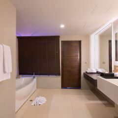 Отель Kalima Resort & Spa, Phuket ванная фото 3
