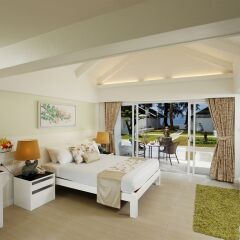 Отель Thavorn Beach Village Resort & Spa Phuket 4* Люкс с различными типами кроватей фото 2
